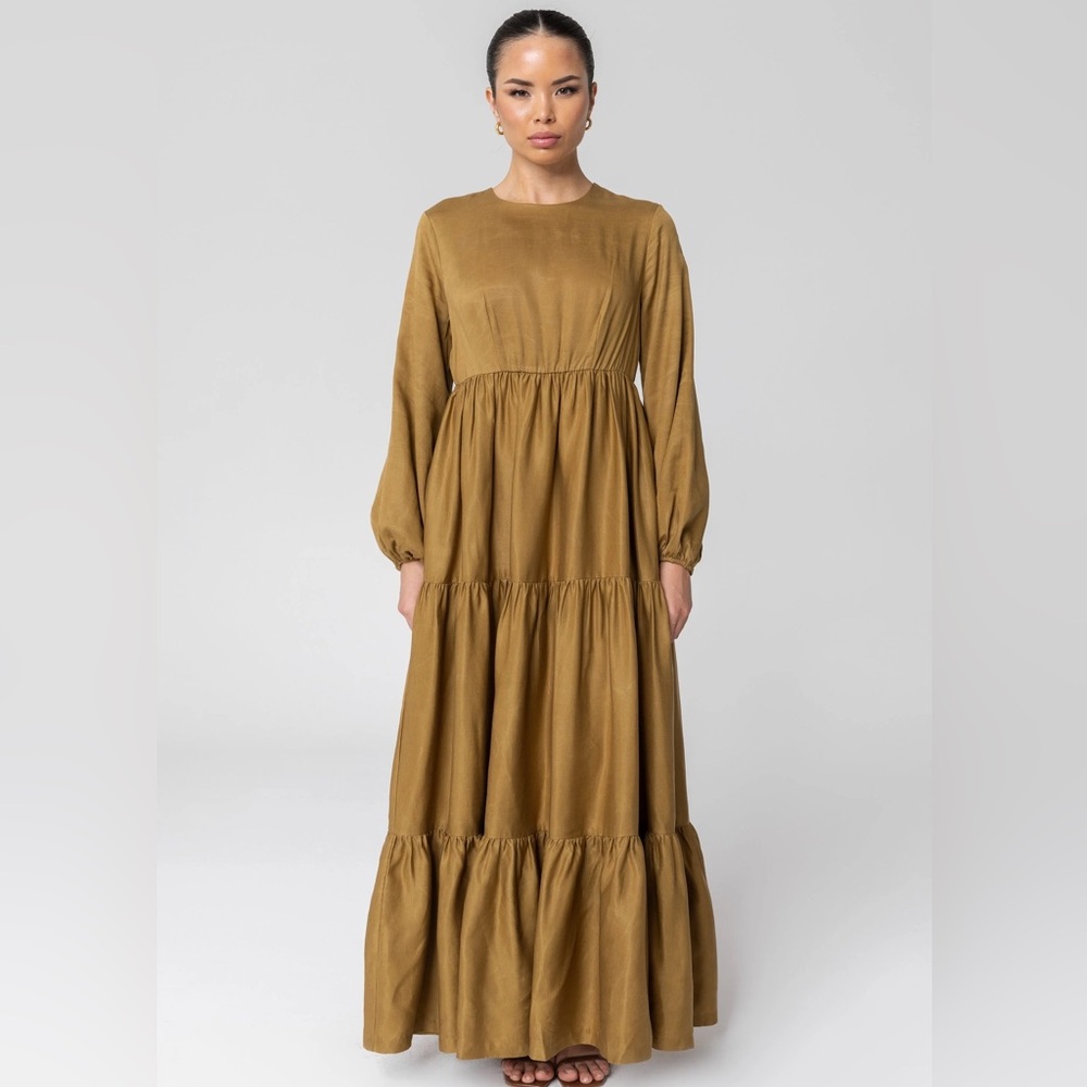 Women’s Long Sleeve Green/Khaki Tiered Maxi Dress in XS and L